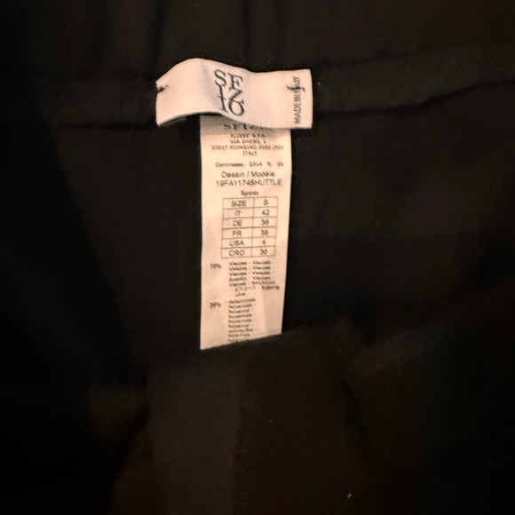 Black straight leg pants. Size small🟢 - Picture 4 of 4